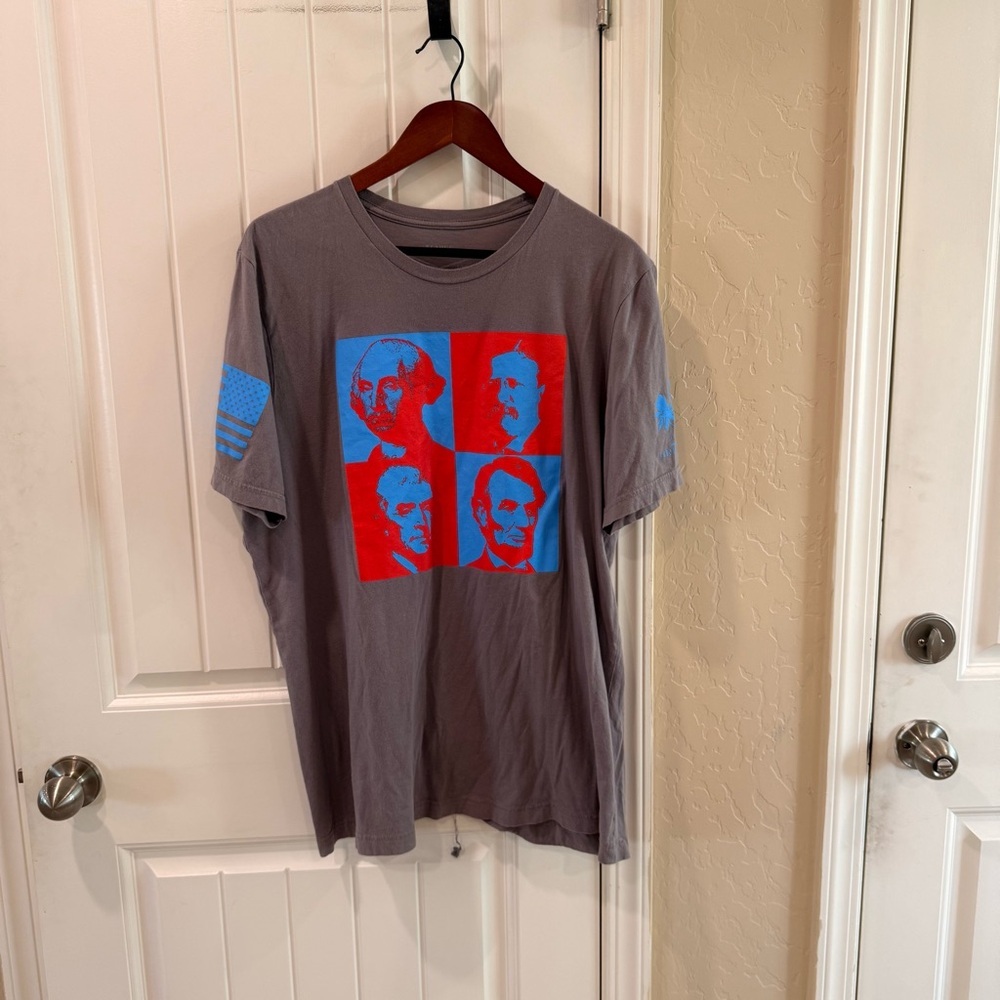 Grunt Style Gray Tee with Red and Blue Graphic presidents XL